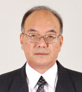 青森県東津軽郡蓬田村長　久慈　修一